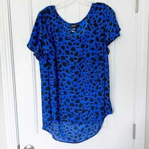 ⚡️TORRID flutter sleeve animal print blouse